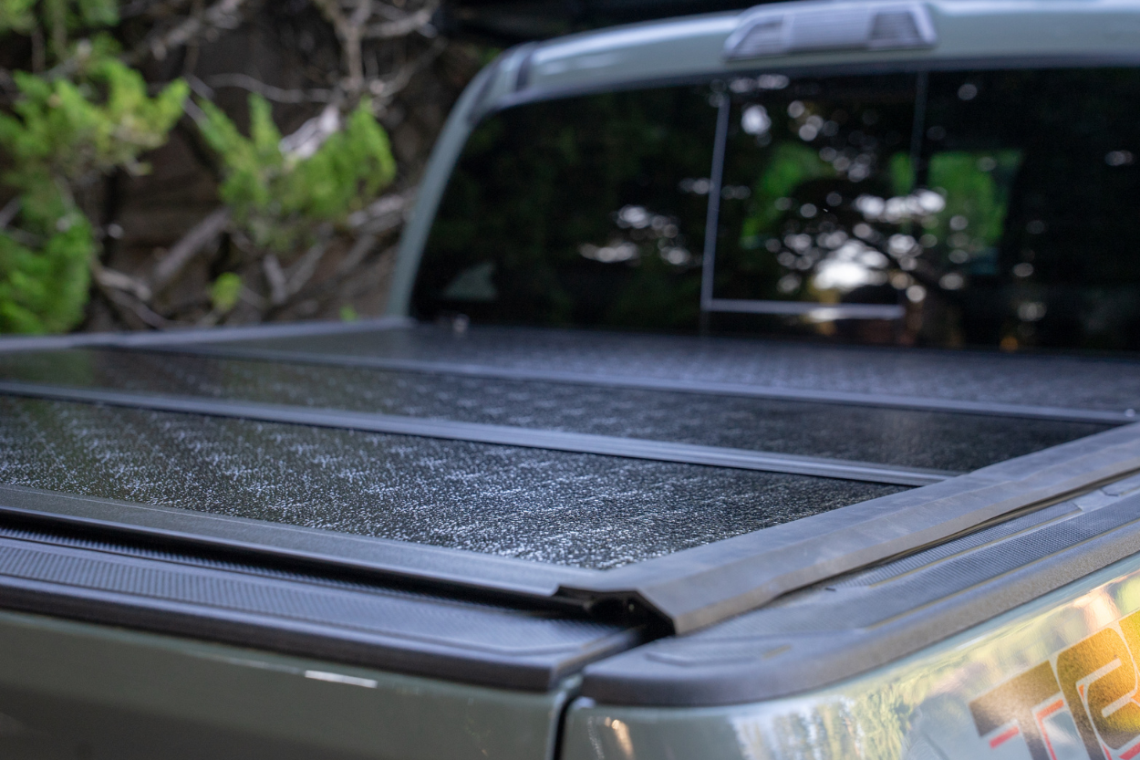 Gator EFX Hard Folding Tonneau Cover